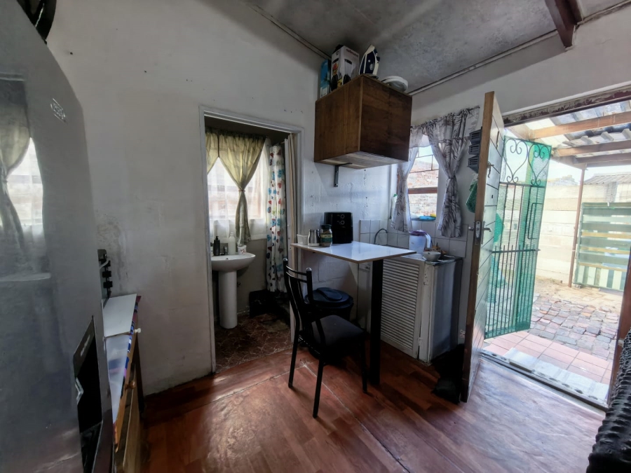 2 Bedroom Property for Sale in Lavender Hill Western Cape